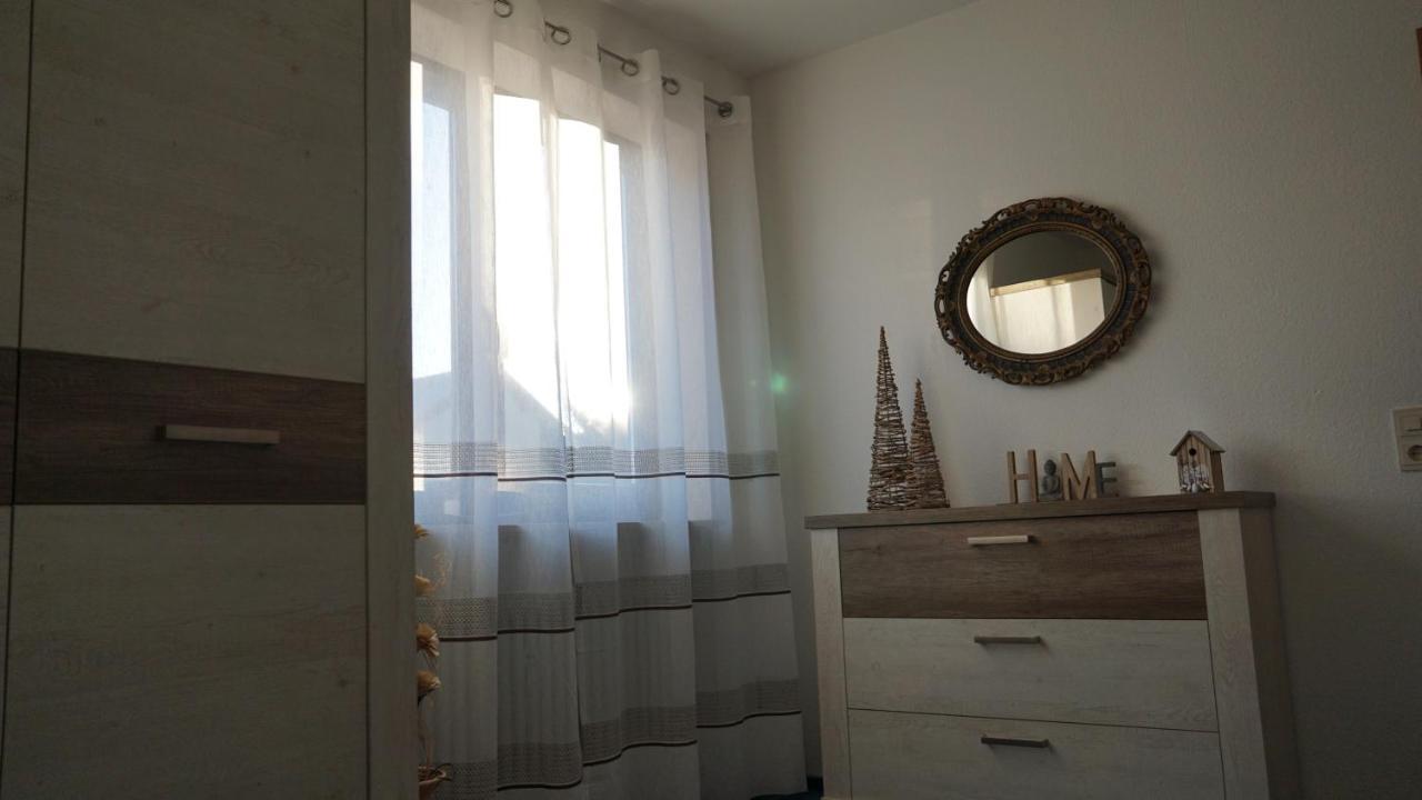 Grosszuegige Wohnung Mit Terrasse Und Gartenzugang - Das Komplette Erdgeschoss Bindlach Ngoại thất bức ảnh