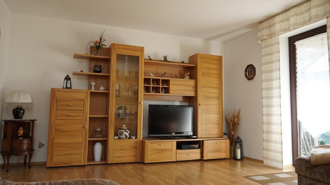Grosszuegige Wohnung Mit Terrasse Und Gartenzugang - Das Komplette Erdgeschoss Bindlach Ngoại thất bức ảnh